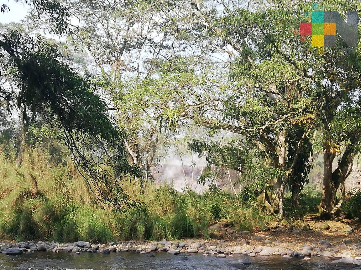 Incendio en basurero clandestino de Cuichapa afecta a pobladores