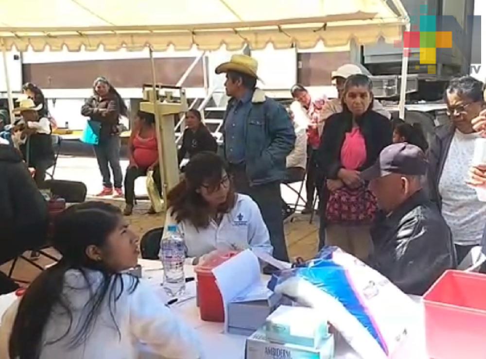 Jornada de Salud Itinerante atiende a decenas de pacientes en Huayacocotla