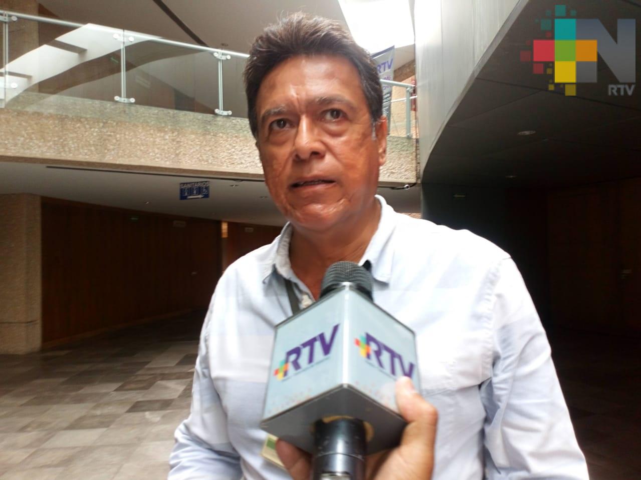 Semarnat entrega permisos a comerciantes para instalarse en playas del sur de Veracruz