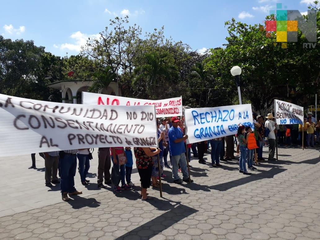 Protestan contra construcción de granja apícola, en Actopan