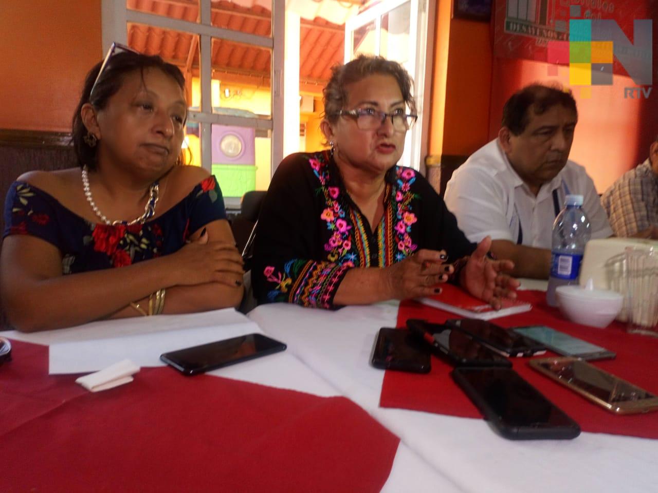 Integrantes del Movimiento Magisterial Veracruzano piden atiendan sus peticiones