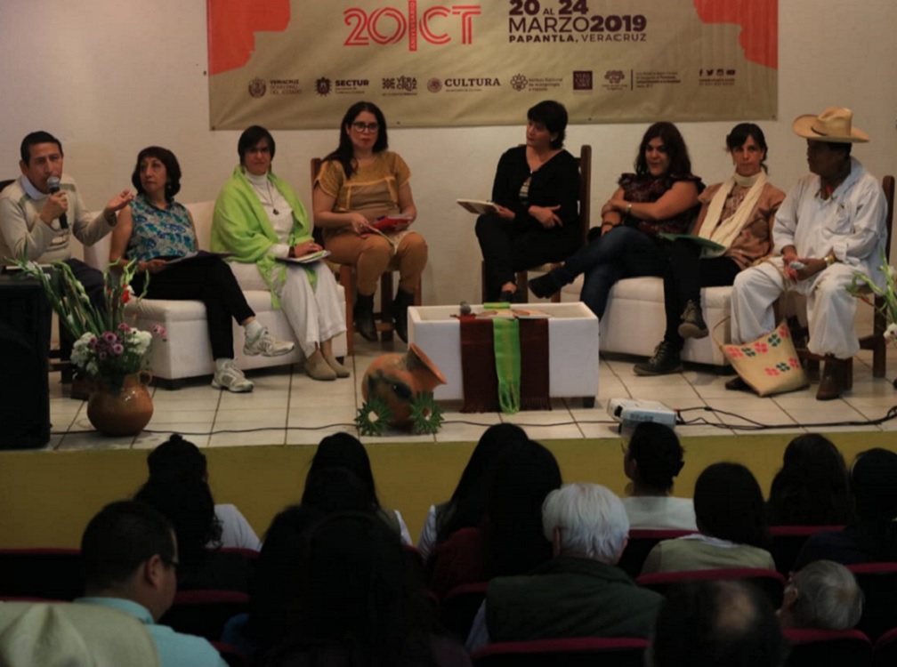 Presentan libro sobre saberes Totonacas para la paz, en el Festival Cumbre Tajín