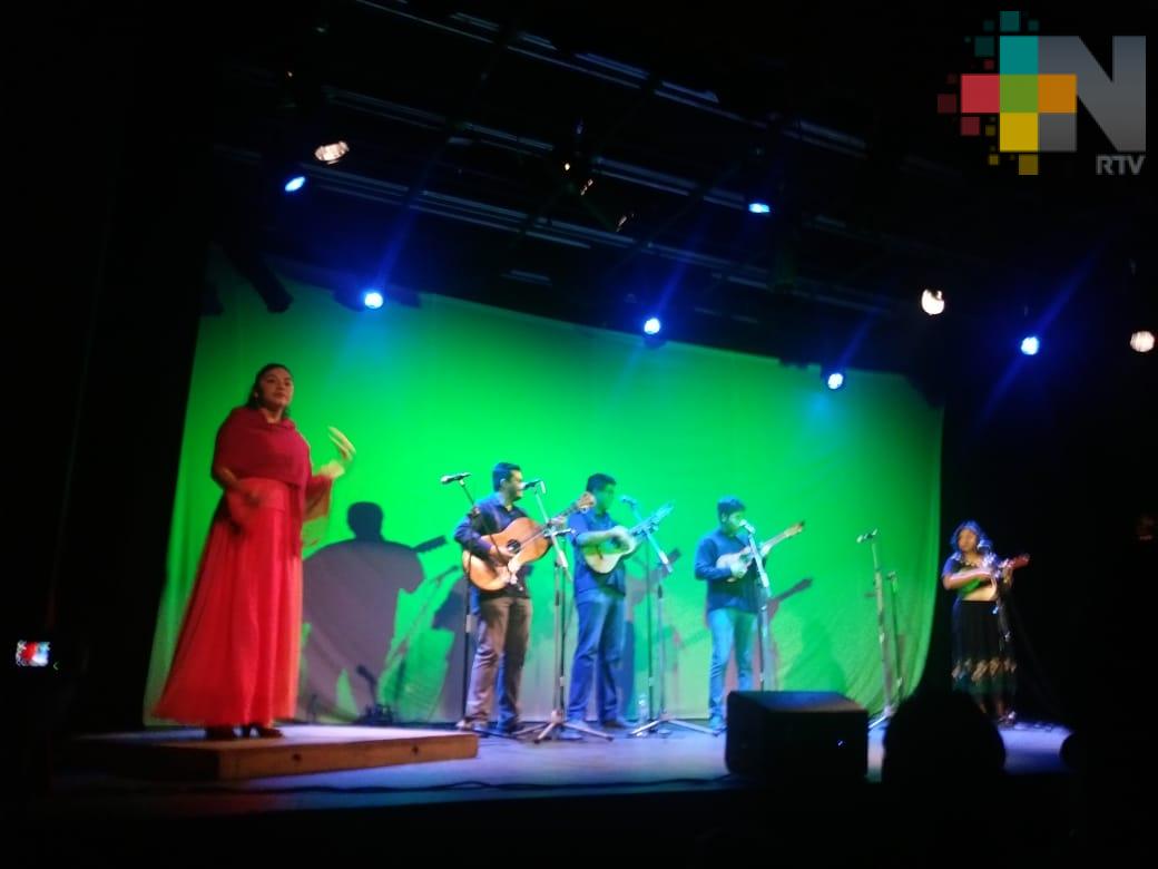 Presenta Quinto Cerro Son Jarocho su primer disco en Xalapa