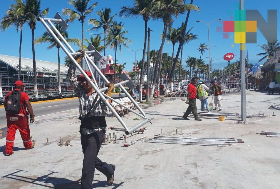 Tardarán 10 días en retirar gradas del bulevar Manuel Ávila Camacho
