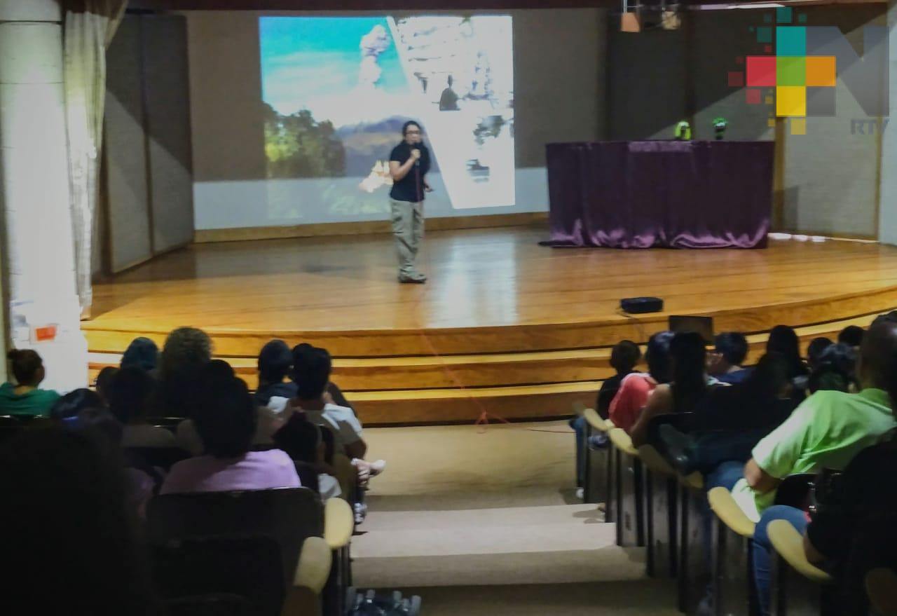 En Sábados en la Ciencia concientizan sobre desastres ambientales