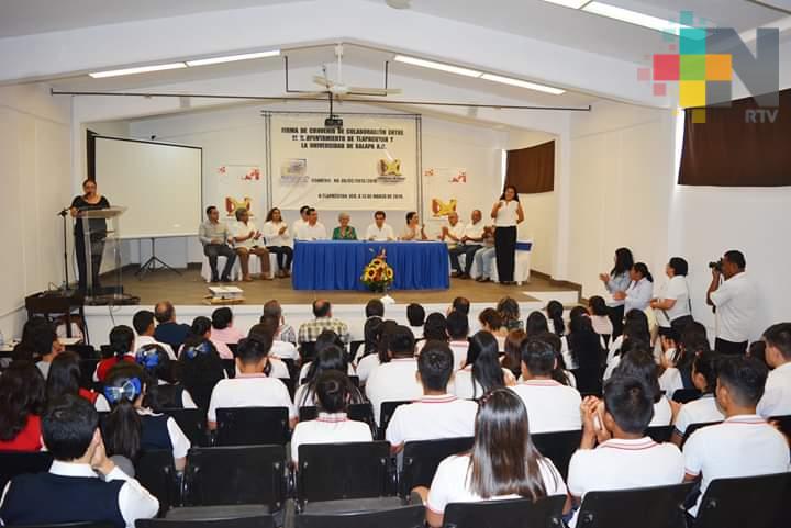 Firman convenio ayuntamiento de Tlapacoyan y Universidad de Xalapa