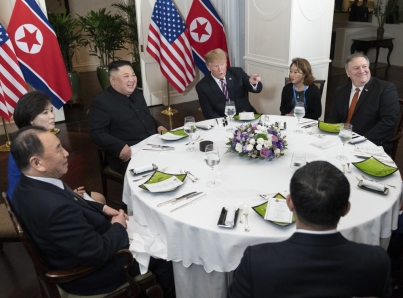De «diálogo productivo» califica prensa norcoreana cita Trump-Kim