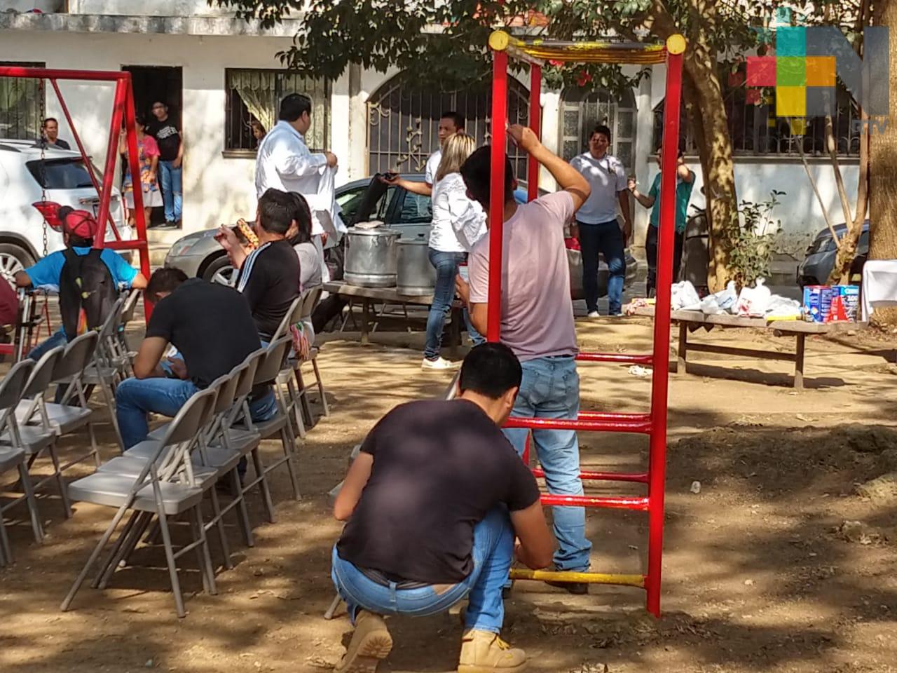 Estudiantes de la UX rehabilitan espacios públicos en Xalapa