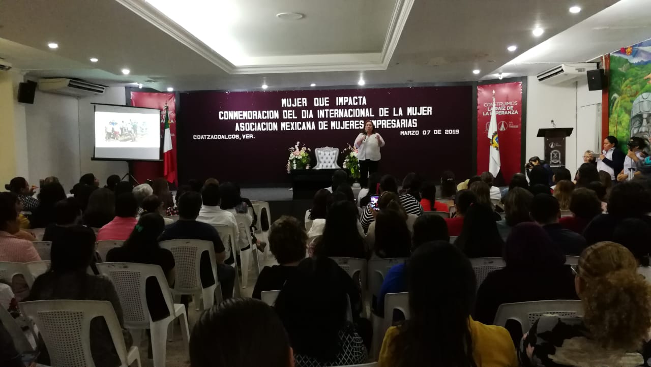 Conmemoran Día Internacional de la Mujer en Coatzacoalcos