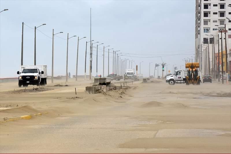 UV y ayuntamiento proyectan evitar invasión de arena en malecón de Coatzacoalcos