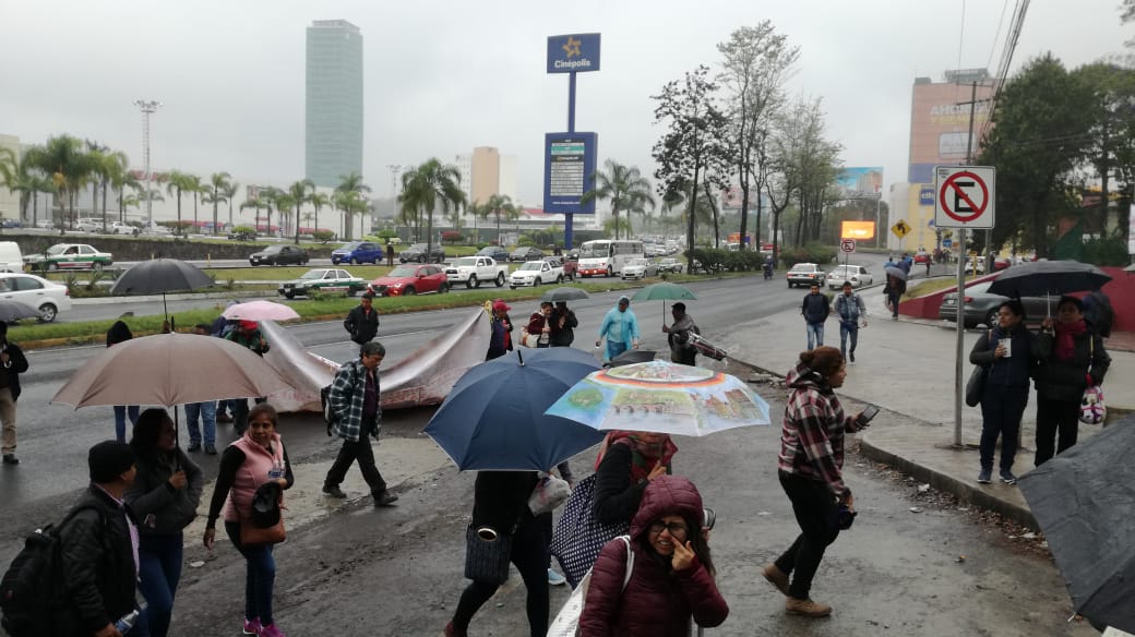 Después de dos horas, integrantes del MMPV y la CNTE liberaron la avenida Lázaro Cárdenas