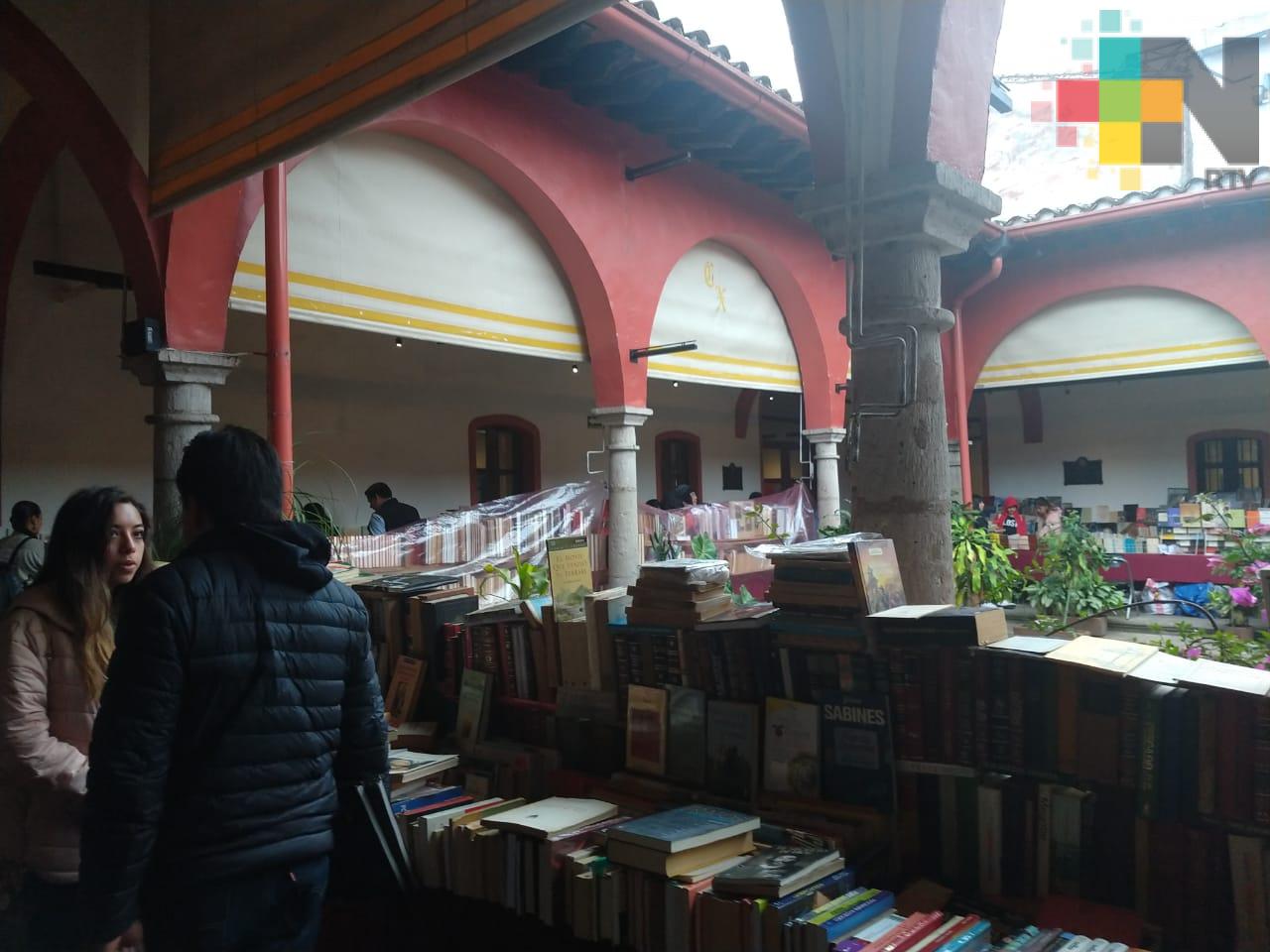 En Xalapa realizan la primera «Feria del Libro Antiguo y Usado»