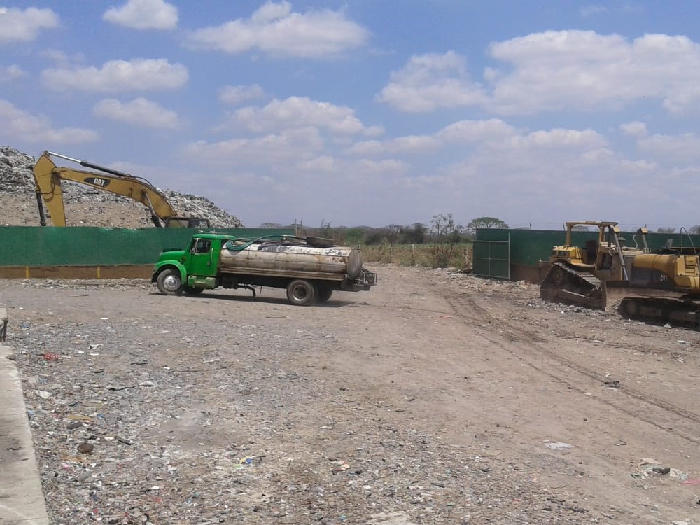 Sofocado en un 95 por ciento el incendio en basurero de Cuitláhuac
