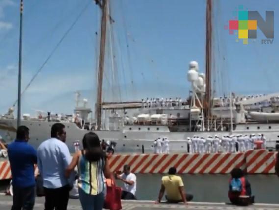 Llega a Veracruz puerto buque escuela español “Juan Sebastián de Elcano”