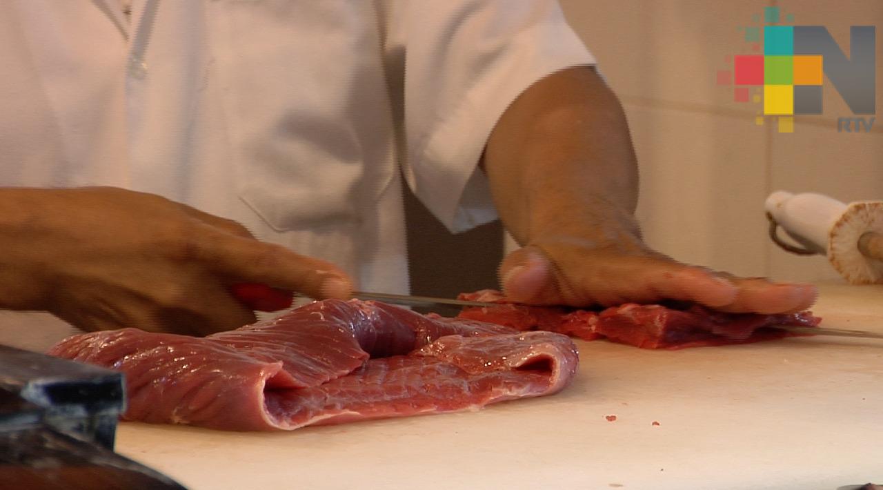 Mercado Jaúregui, una opción para comprar carne en estas festividades decembrinas