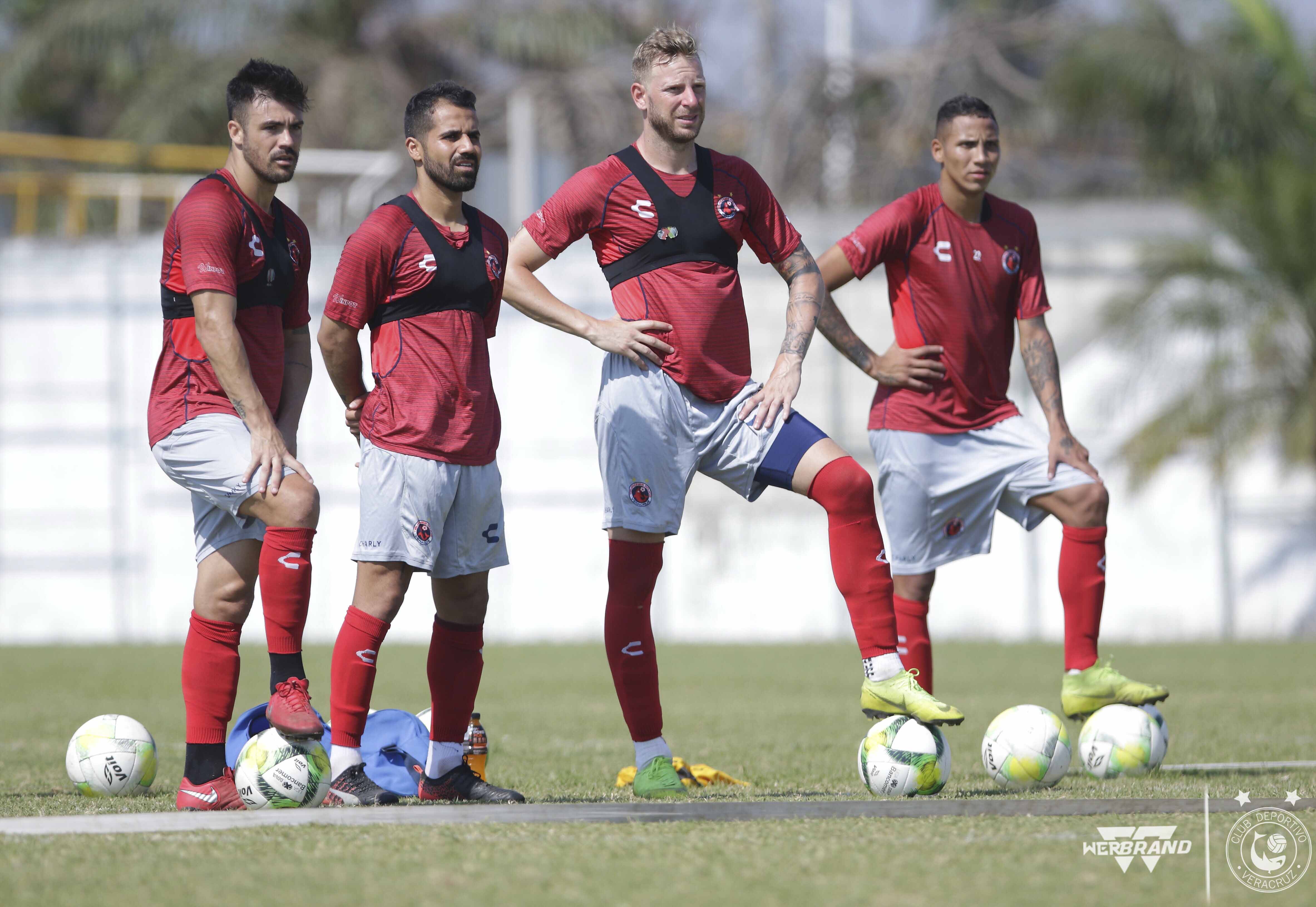 Tiburones Rojos visitan al Necaxa en la fecha 12 de Liga MX