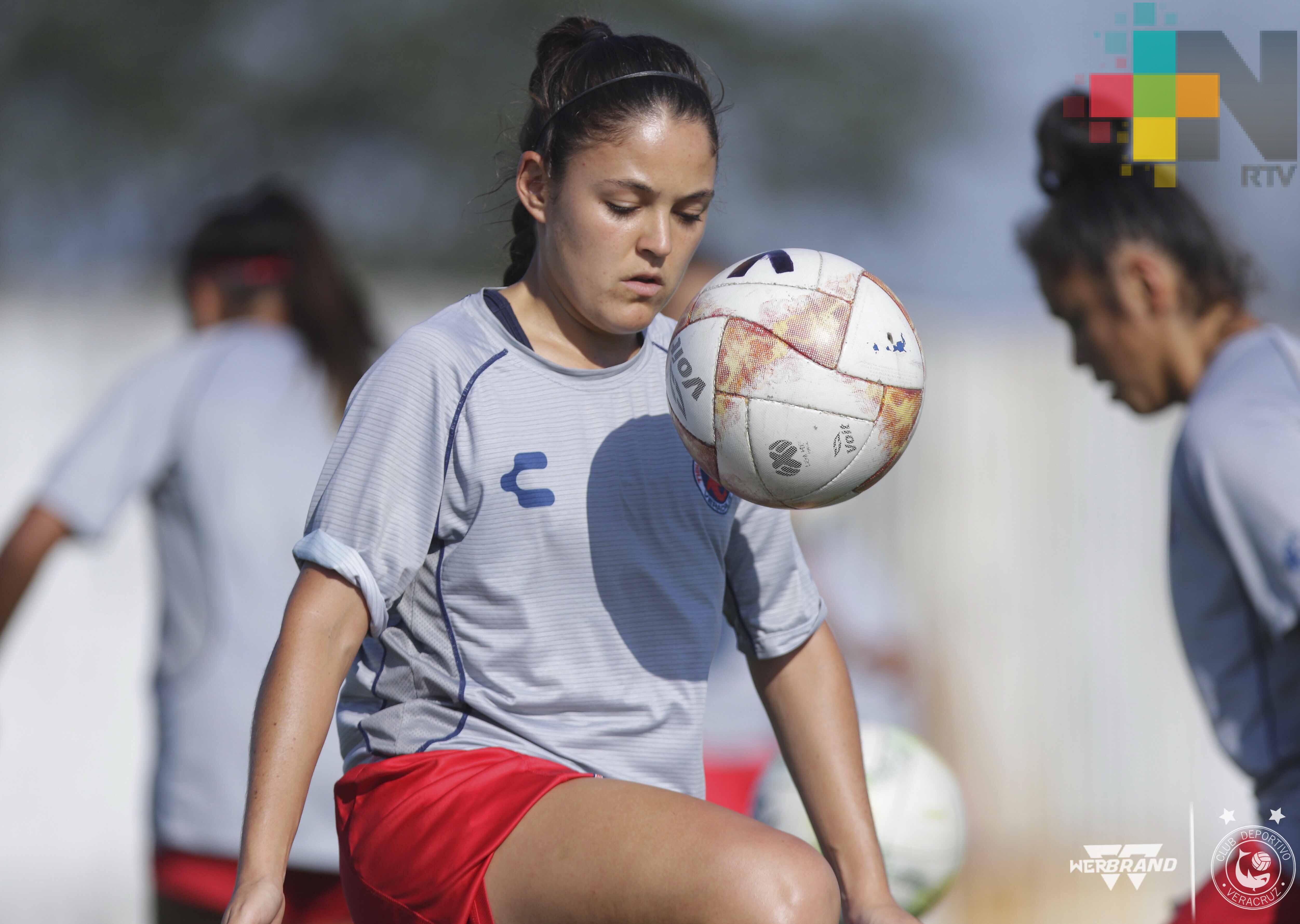 Tiburonas Rojas se preparan para jugar en Tijuana