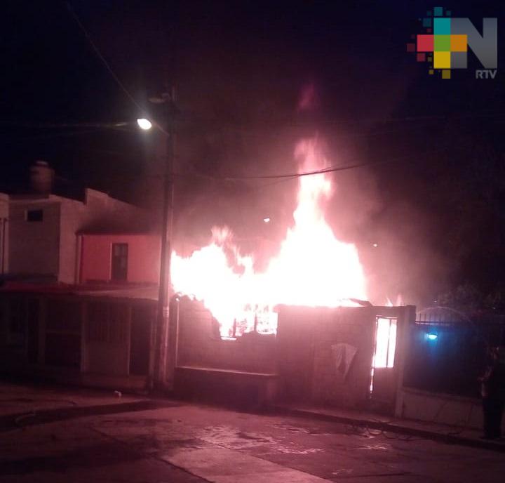 Una persona herida por incendio en vivienda de Xalapa