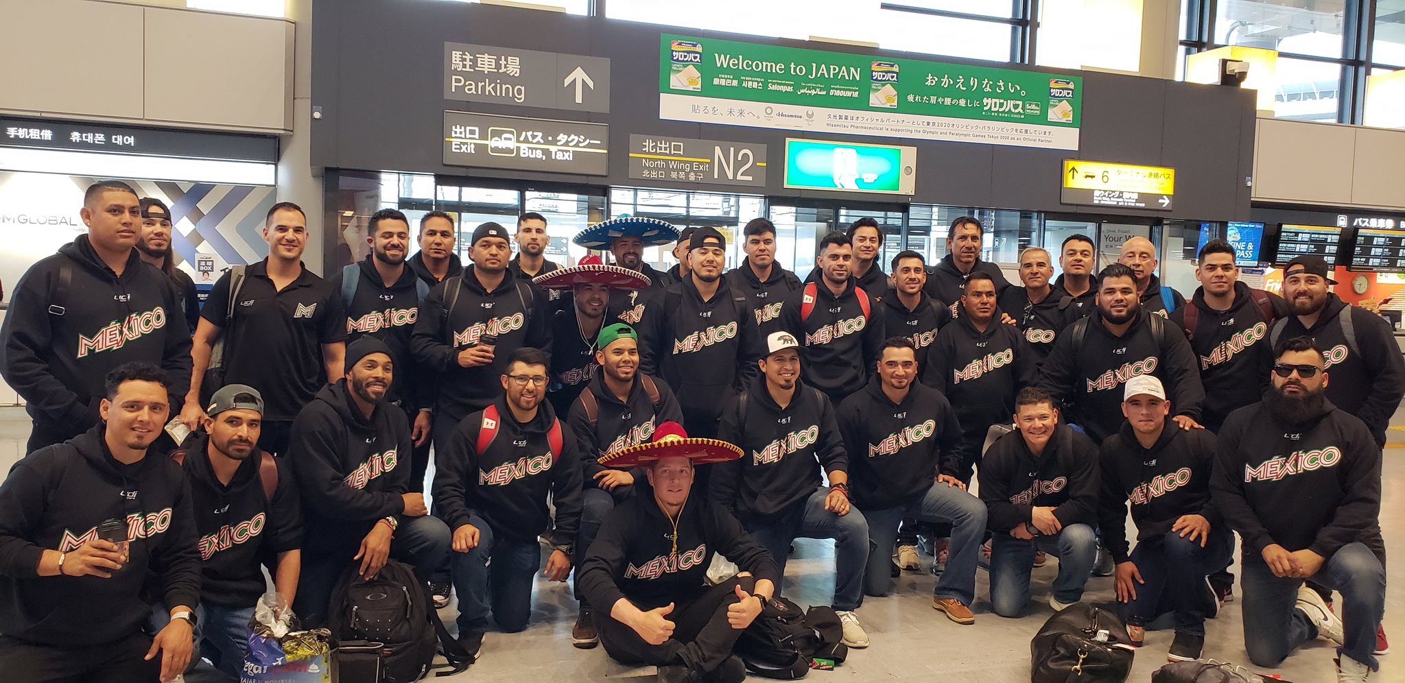 La selección mexicana llegó a Osaka para serie ante Japón