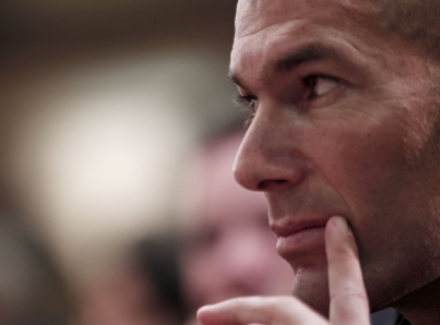 Volví por amor al Real Madrid, asegura técnico francés Zinedine Zidane