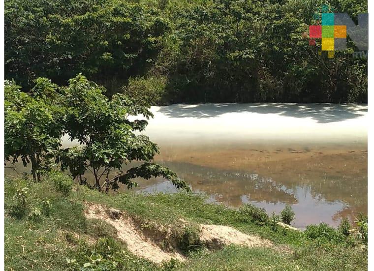 Investigan causas del derrame en el río Aguadulcita