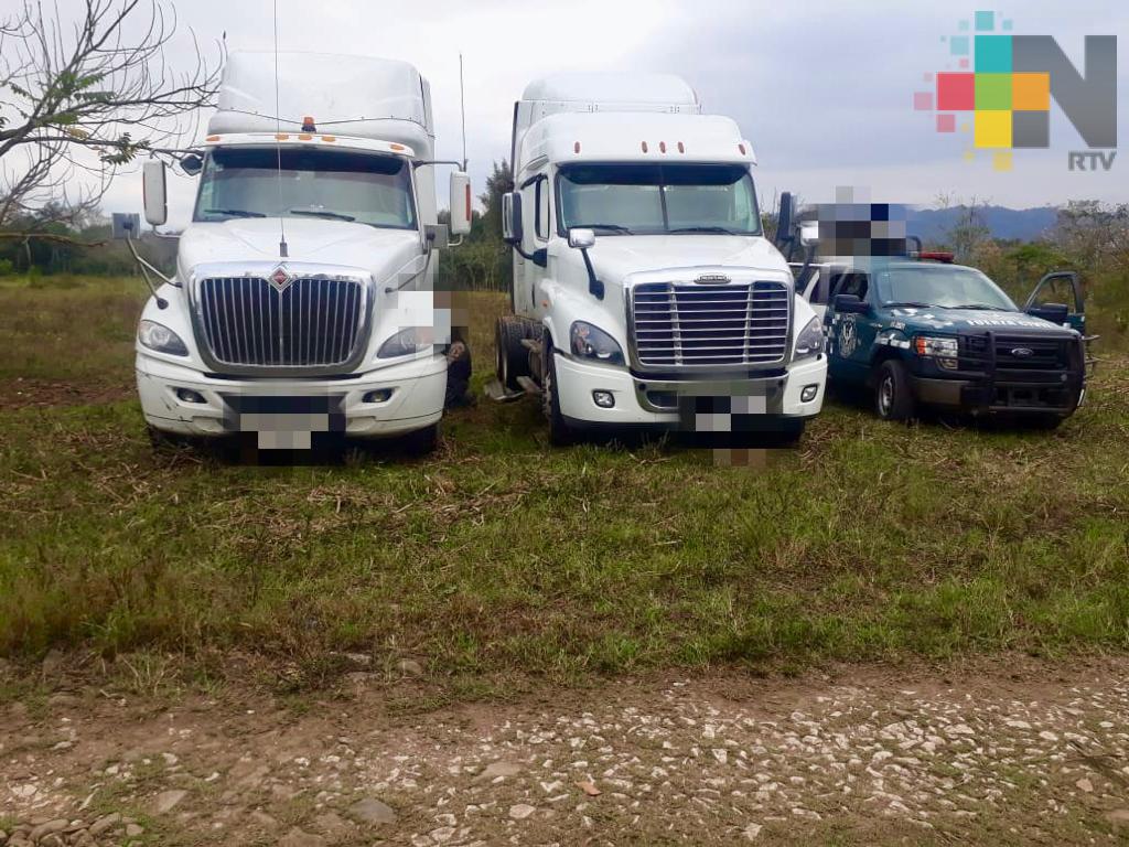 Recupera Fuerza Civil 3 tractocamiones robados