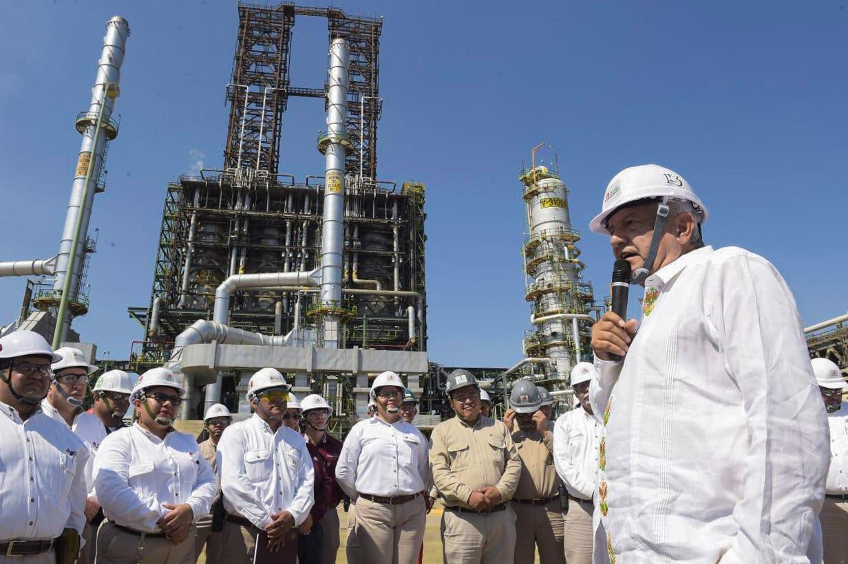 Serán 4 mmdd para la reconfiguración de la refinería de Minatitlán: AMLO