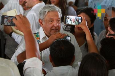 Agradece López Obrador a Trump tratar migración y comercio con respeto