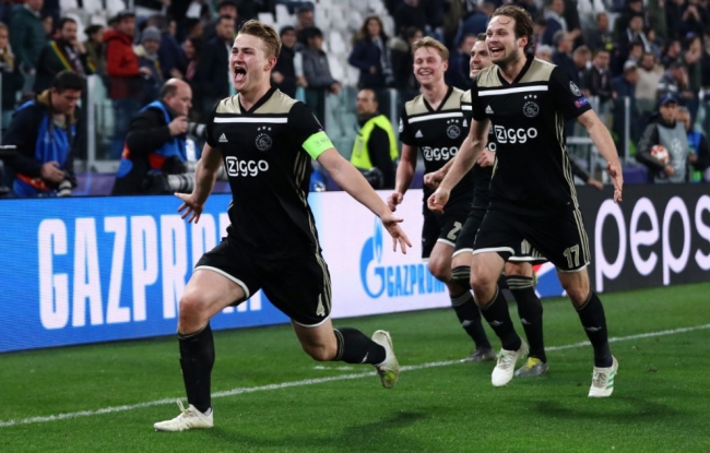 Ajax conquista Turín y elimina a Juventus de la Champions League