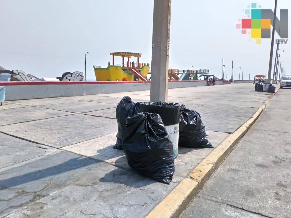 Turistas dejan basura en playas de Coatzacoalcos