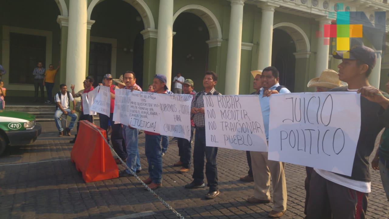 Habitantes de Chumatlán piden juicio político contra alcalde