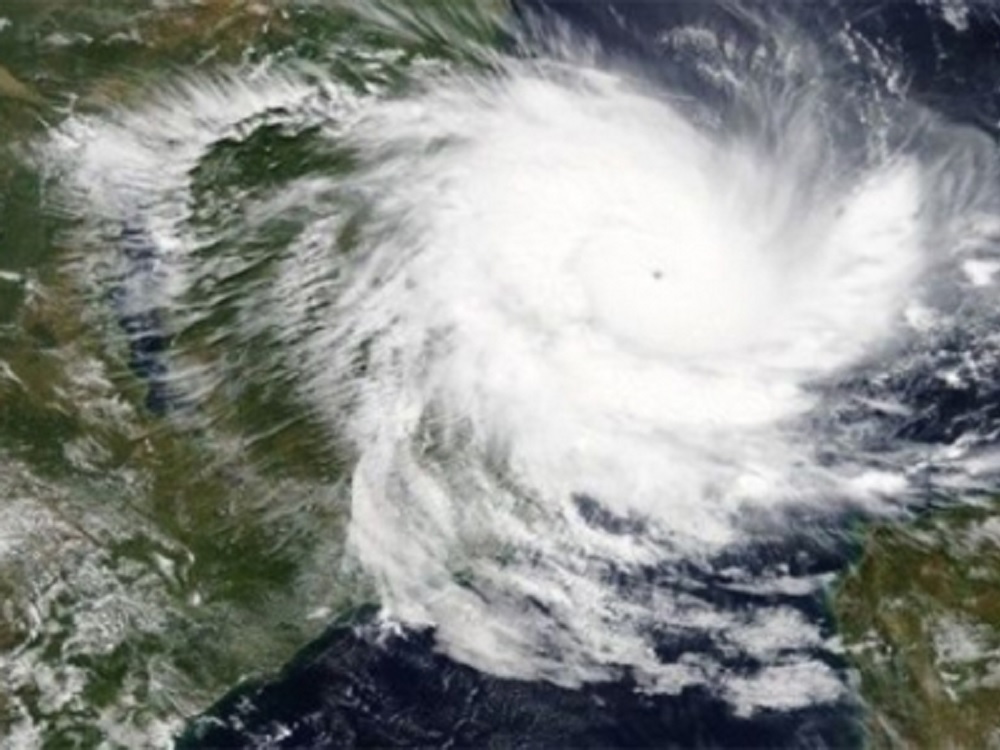 Ciclón Kenneth azota el norte de Mozambique, un mes después de Idai