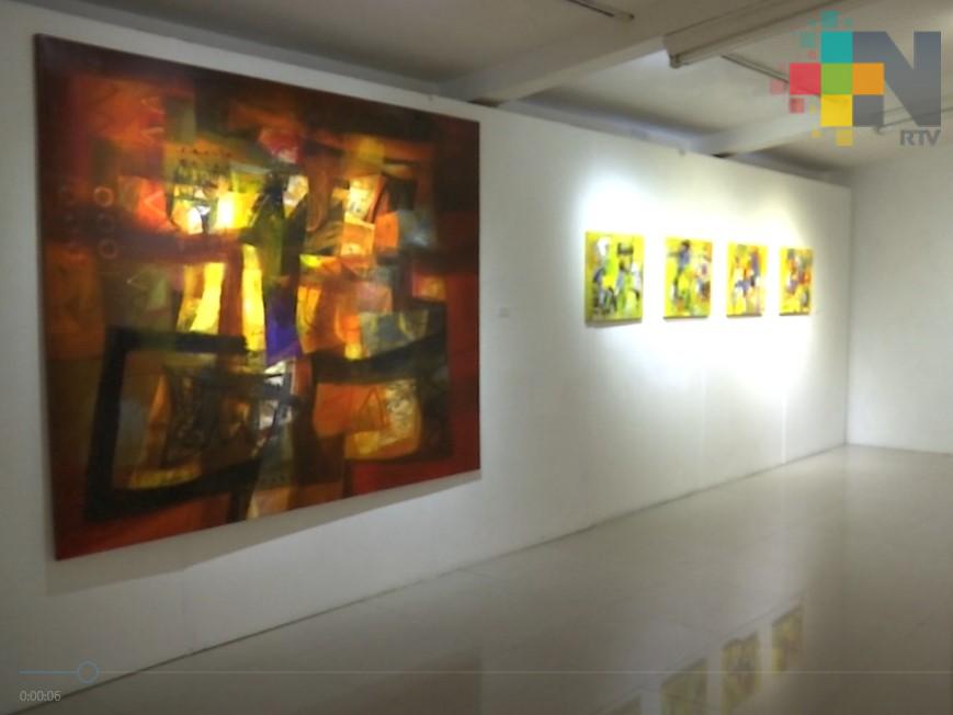 El pintor colombiano Douglas Mendoza expone en el Instituto de Artes Plásticas