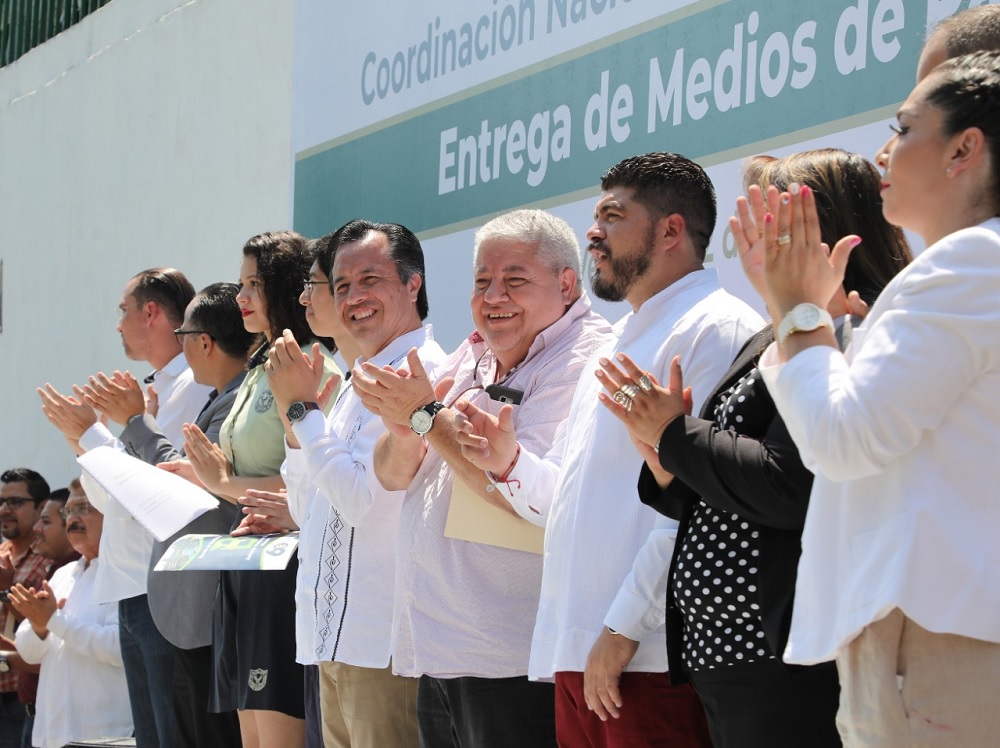 Entrega gobernador 190 mil 122 Becas “Benito Juárez” en Veracruz