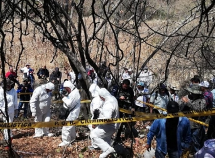 Colectivos desentierran esperanzas de fosas clandestinas en Veracruz