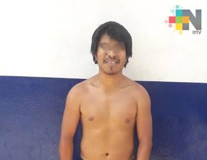 Piden atender nuevamente a joven que corrió desnudo en el malecón de Coatzacoalcos el año pasado