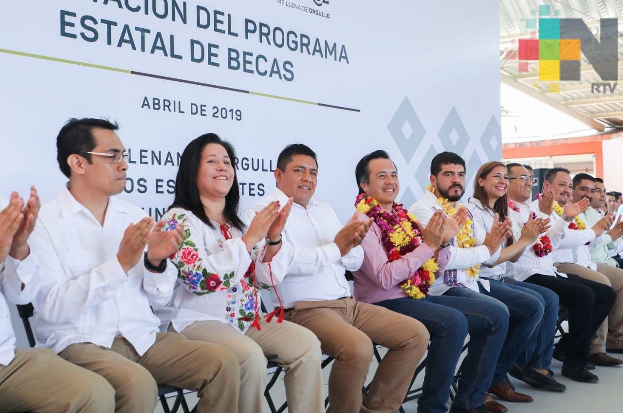 Anuncia Gobernador 71 mdp para el Programa Estatal de Becas