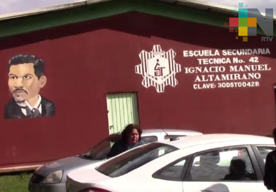 Inicia programa de saneamiento en secundaria técnica de comunidad de Viborillas, en Huayacocotla
