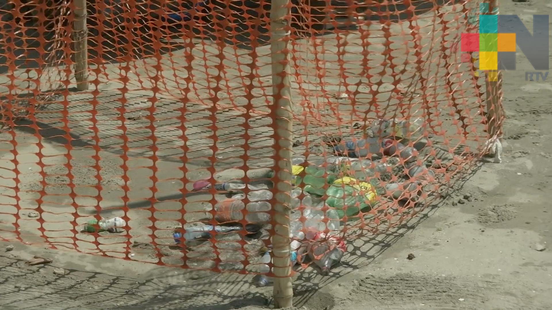 Scouts colocan jaulas para acopiar PET en playas durante Semana Santa