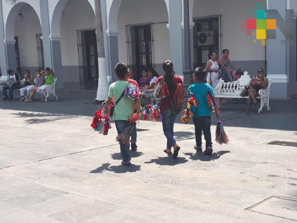 DIF municipal de Veracruz resguarda a menores que vendían en la calles