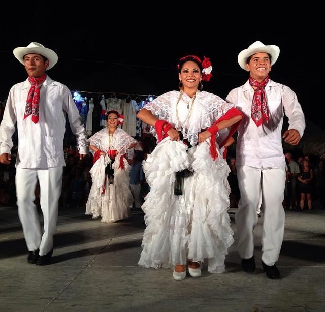 Presentan el libro «Veracruz, rumbero y jarocho» en el IVEC