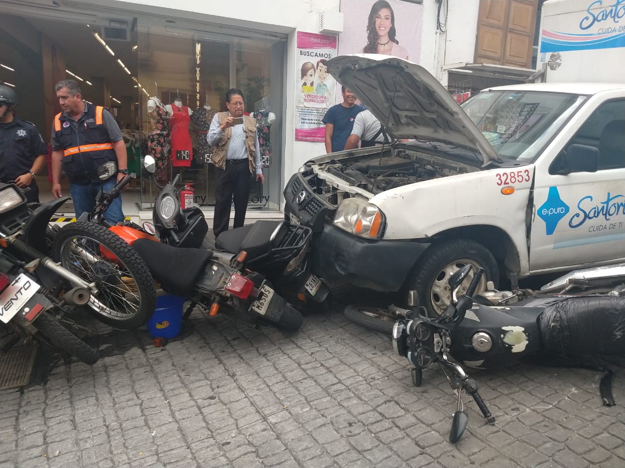 Arrollan motocicletas en el centro de Xalapa