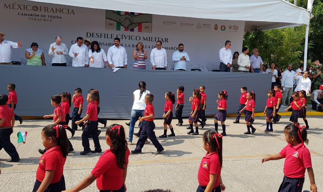 Con colorido desfile cívico continuaron las festividades en Camarón de Tejeda