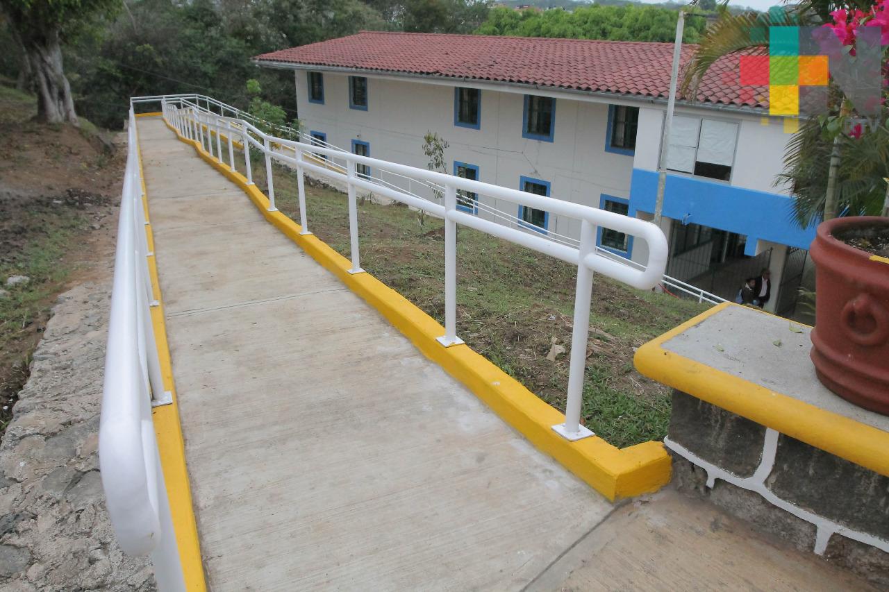 Entrega SEV rampa y aulas a UPN-Xalapa