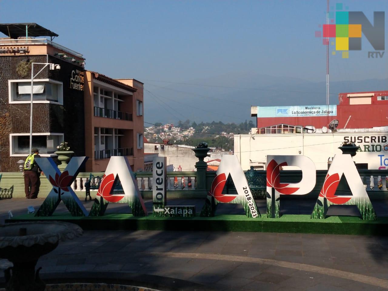 “Podemos hacer otras”, dice Hipólito ante crítica por letras turísticas de Xalapa