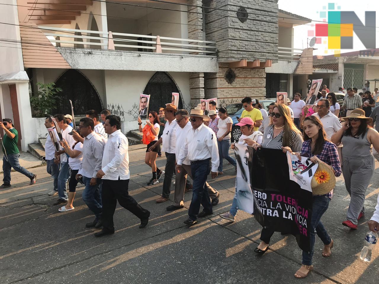 Marchan por la paz en Minatitlán