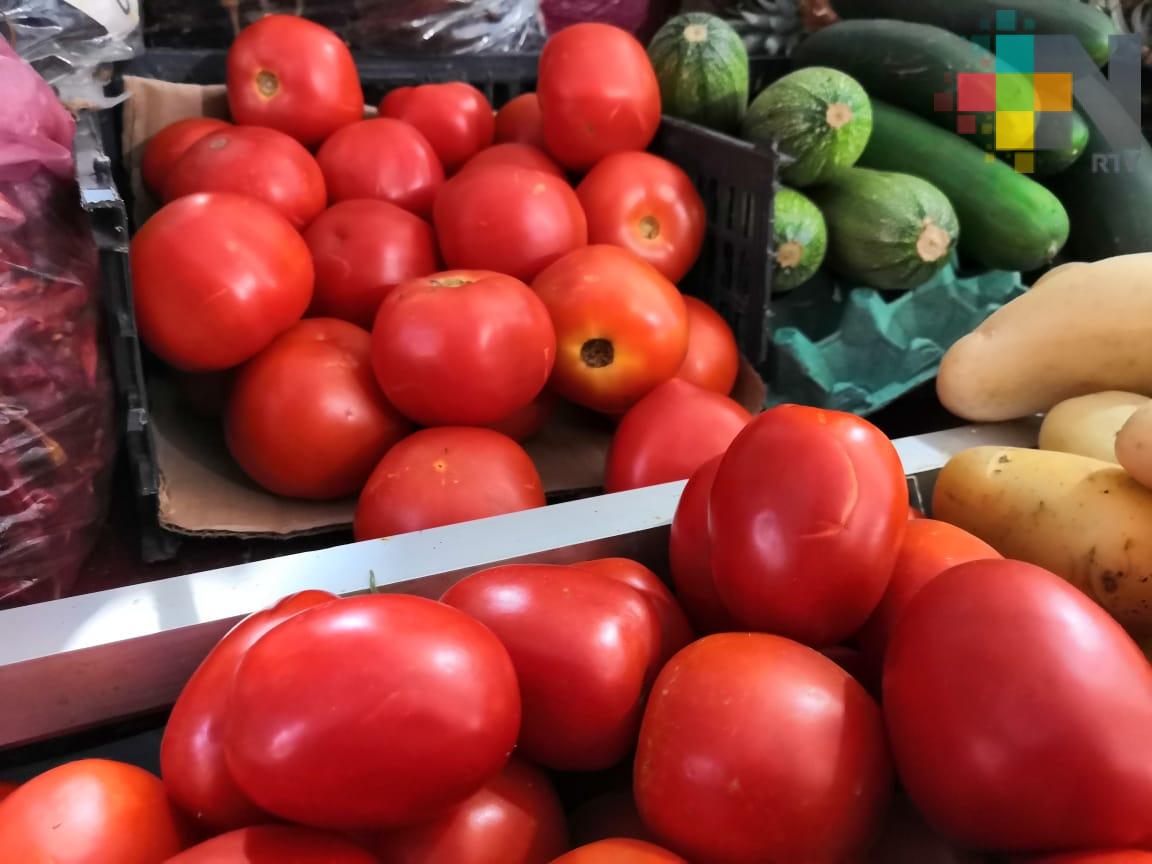 Altas temperaturas provocan merma a comerciantes de frutas y verduras