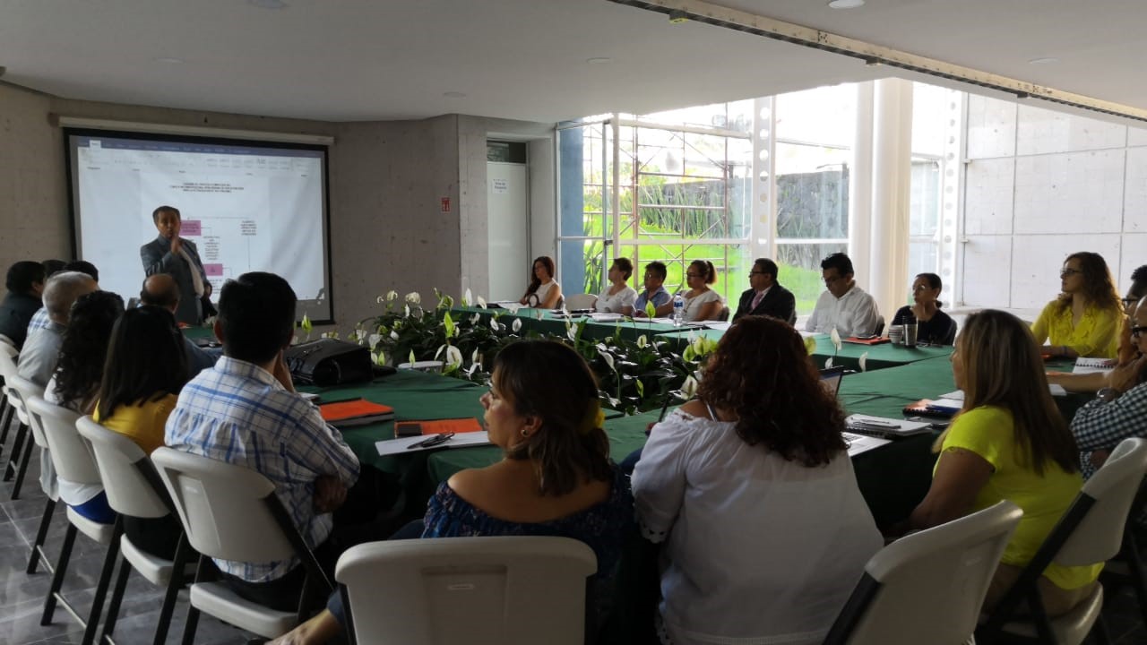 Capacitan académicos de la UNAM a integrantes del CIVE