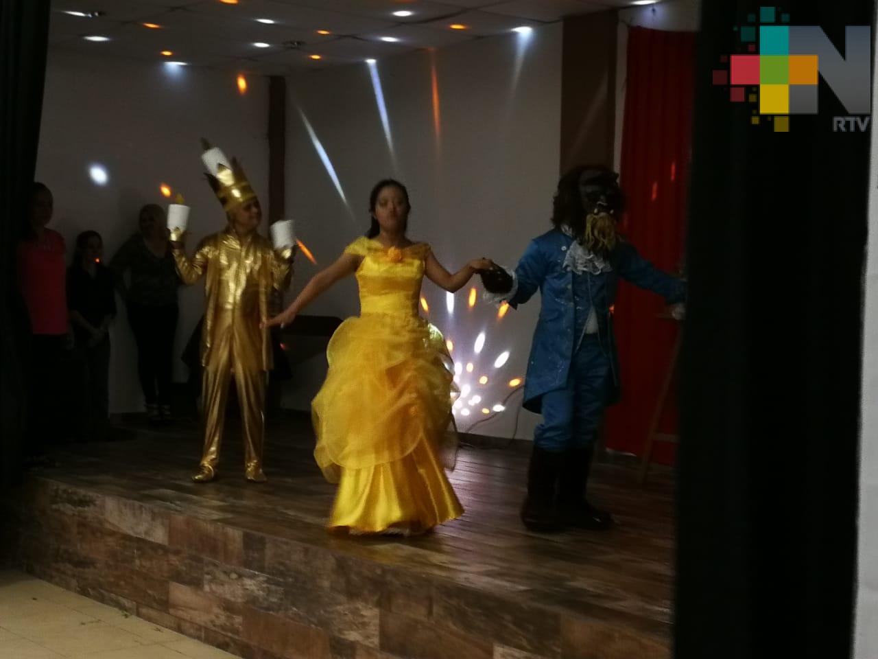 Alumnos de Apoyo Integral Down presentan obra “La Bella y la Bestia” en Coatzacoalcos