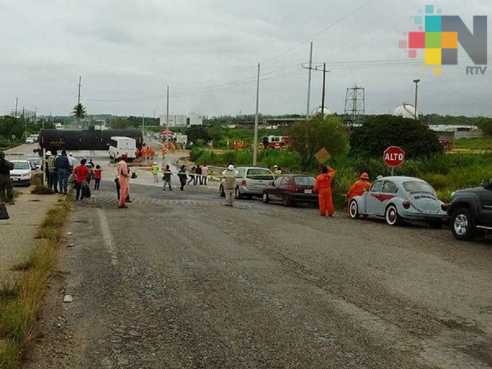 Con recursos compartidos proponen rehabilitar carretera hacia zona industrial de Coatzacoalcos